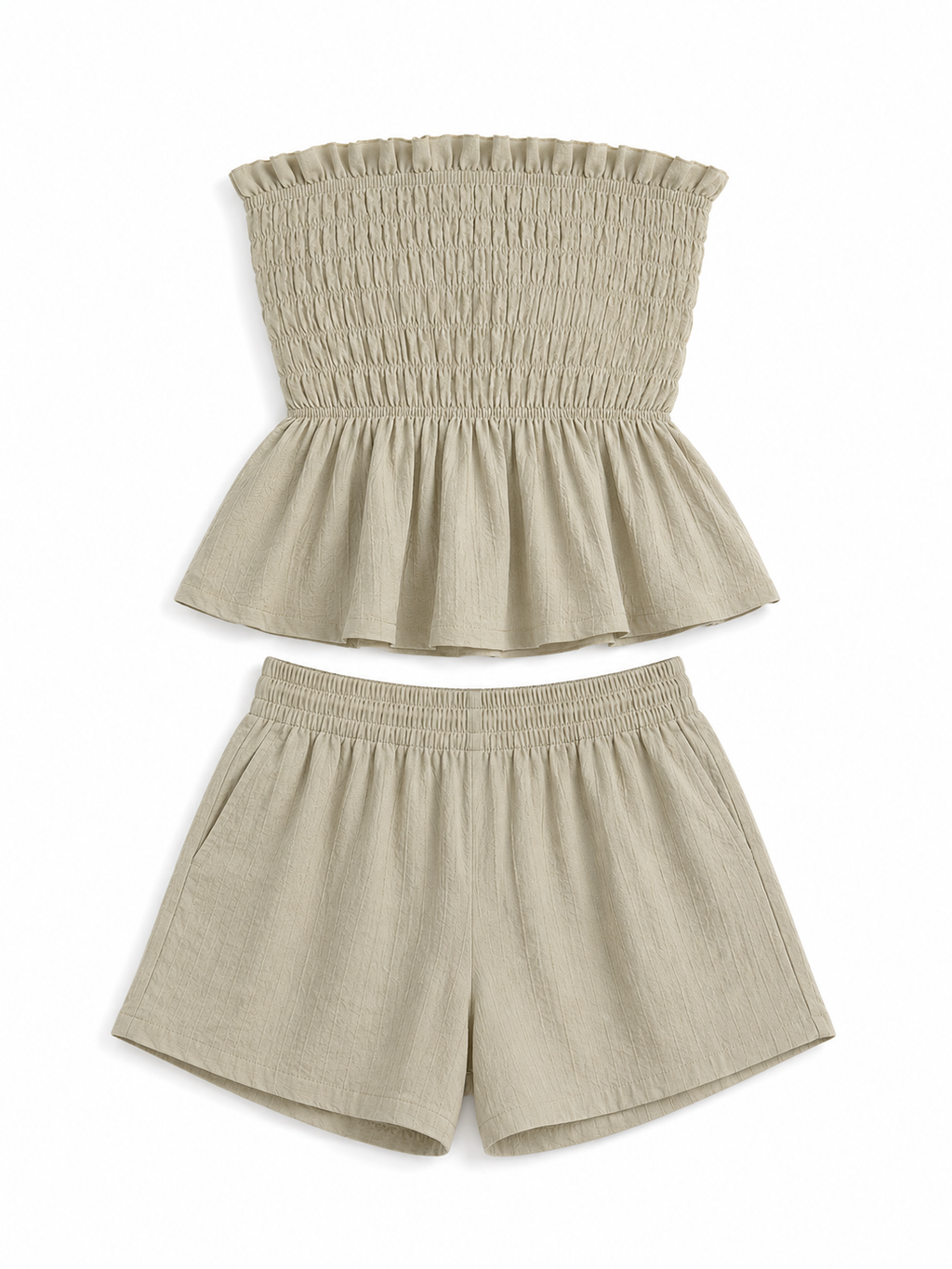 Schulterfreier Zweiteiler mit Shorts